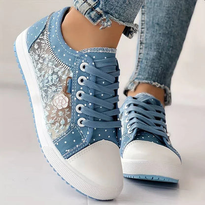 Stijlvolle Witte Sneakers Met Blauwe Canvas En Bloemenprint Veters voor Dames | Ideaal voor informele dagen