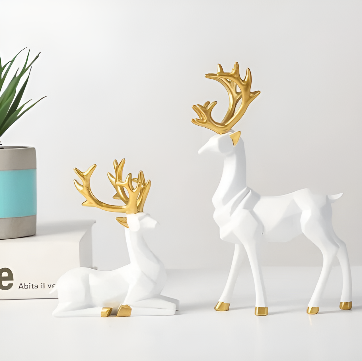 SnowStag | Hertenset, 2-Delige Hars Hert Beeldjes, Elegante Seizoensdecoratie voor Huis & Feestelijkheden, Ideaal voor Kerstdecoratie & Feestelijke Sfeer