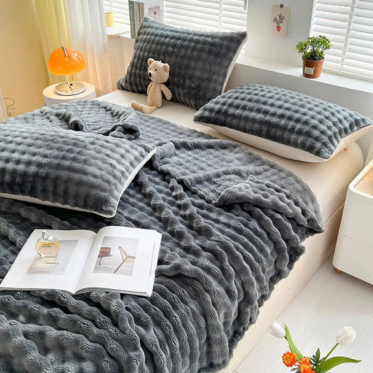 SnuggleGlow | Koraal Fleece Flanellen Deken, Bubbelvormige Pluche Textuur, Ultra-Zacht & Knus, Ideaal voor Bedden, Banken & Ontspanning