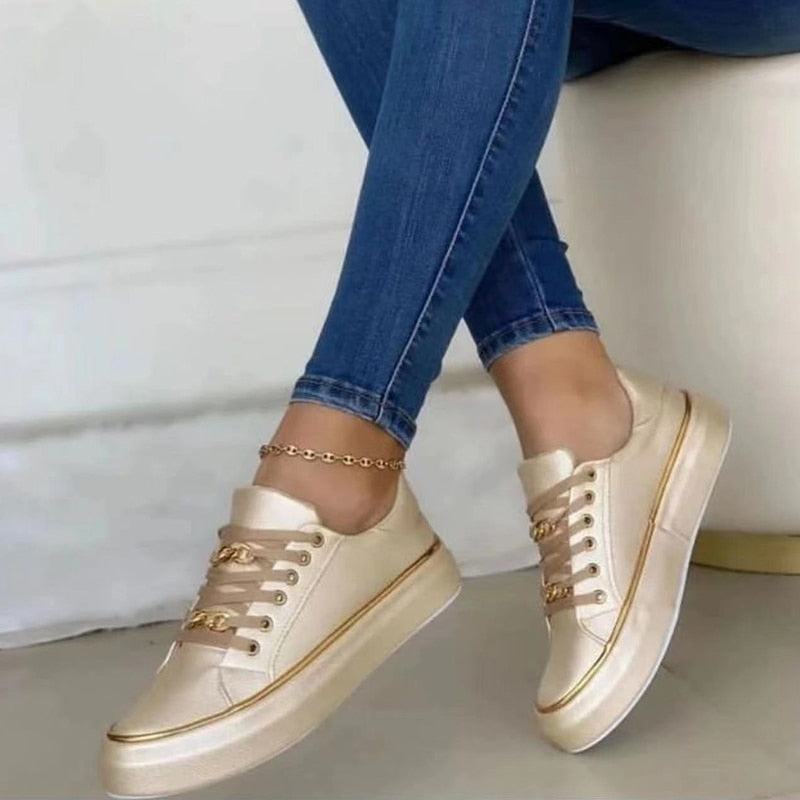 Moderne Plateau Sneakers met Veters en Goudkettingdetail voor Dame | Ideaal voor elke dag